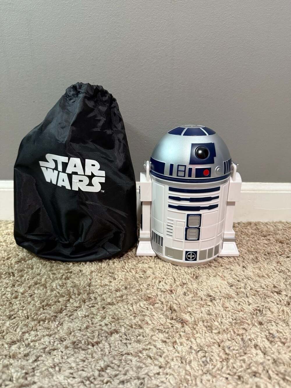 Star Wars R2-D2 Themed Snack Container/Bento Box Set by ThinkGeek